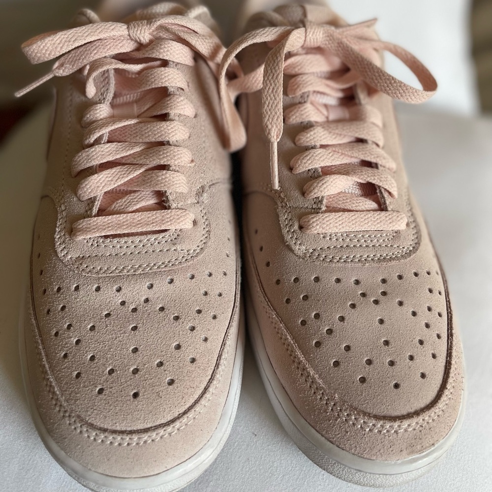Nike Court Vision Low Top in Pearl Pink - Picture 3 of 5